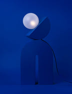 Lampe à poser Switch&Match L, socle et demi-lune en aluminium coloré avec globe en verre